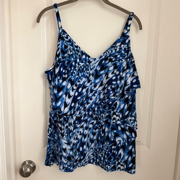 MagicSuit Chloe Tankini Top - Picture 3 of 9